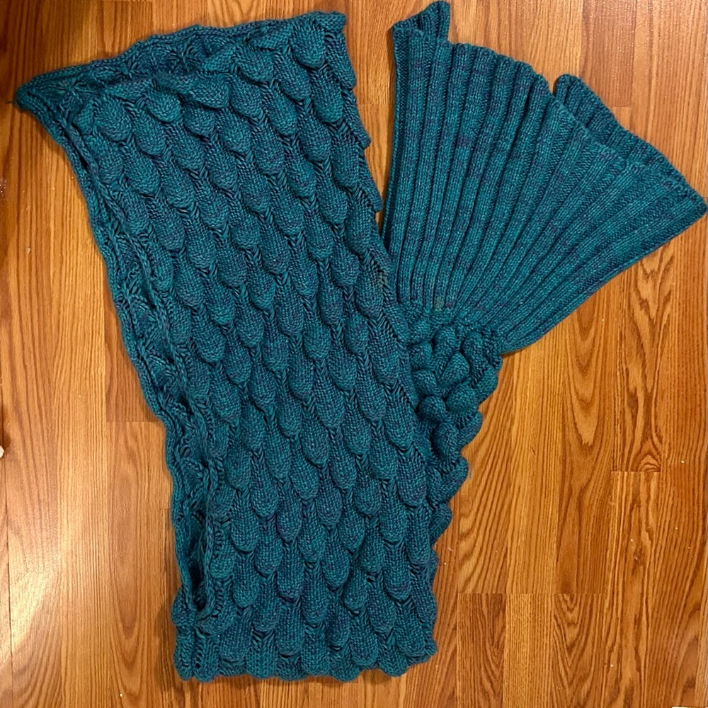 Teal/purple mermaid blanket